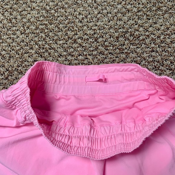 NWOT Lululemon Hotty Hot LR Shorts 2.5" sz4 *Miami Pink - Picture 3 of 7